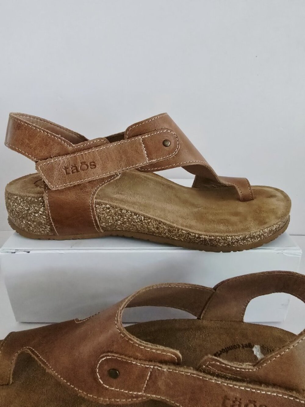 Taos Fame Tan Brown Toe Loop Leather Cork Sandals 9 9.5 40 Shoes Womens - Picture 4 of 10